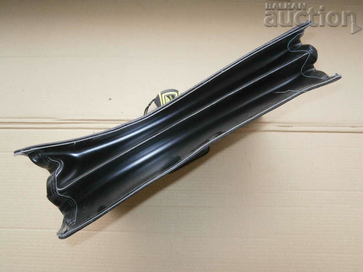 Livrarea geantă retro vintage din piele, anii 90