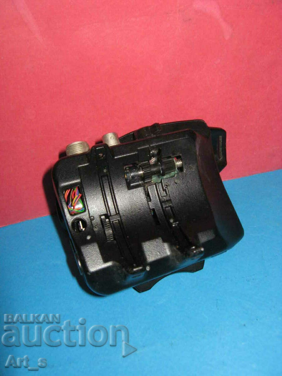 Lot of 4 motors for zoom lenses on TV cameras - 7 Lot of 4 motors for zoom lenses on TV cameras - 7