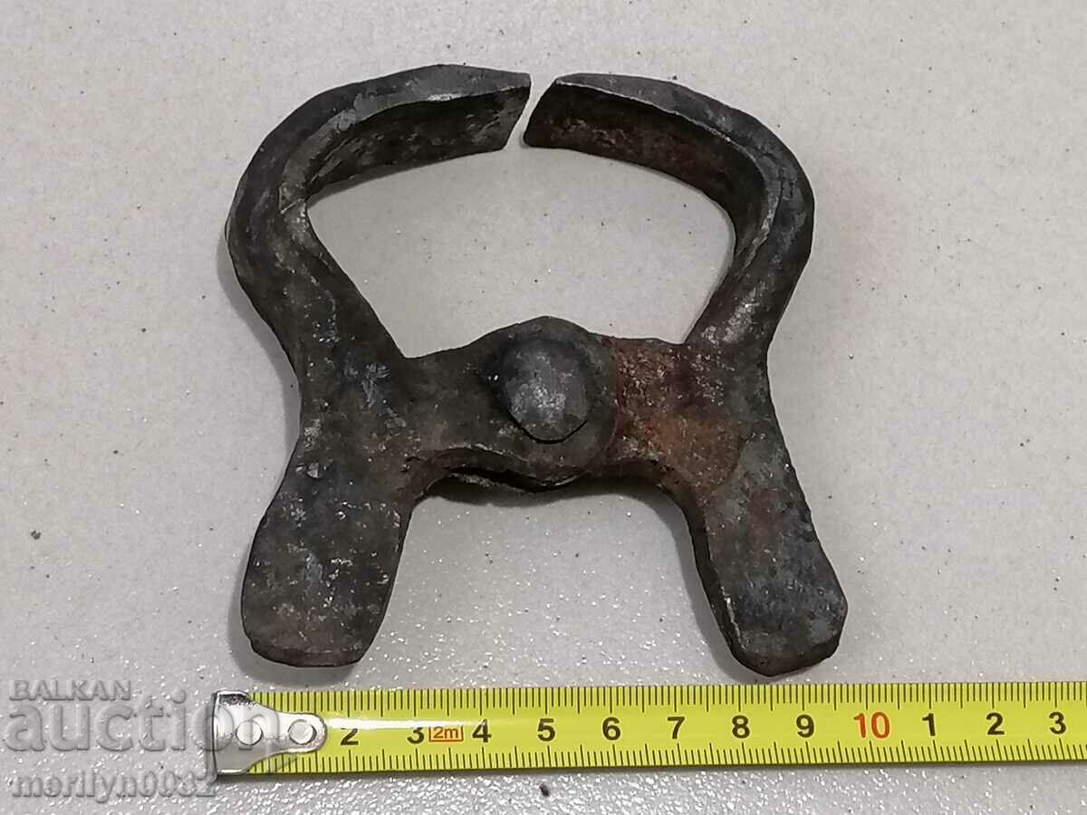 Jaws of blacksmith pliers kerpedent kerpedeni with price 59.00 BGN | € 30.17