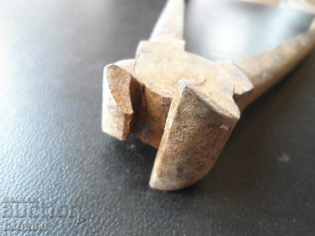 Old specialized pliers, interior with price 7.00 BGN | € 3.58 Old specialized pliers, interior with price 7.00 BGN | € 3.58