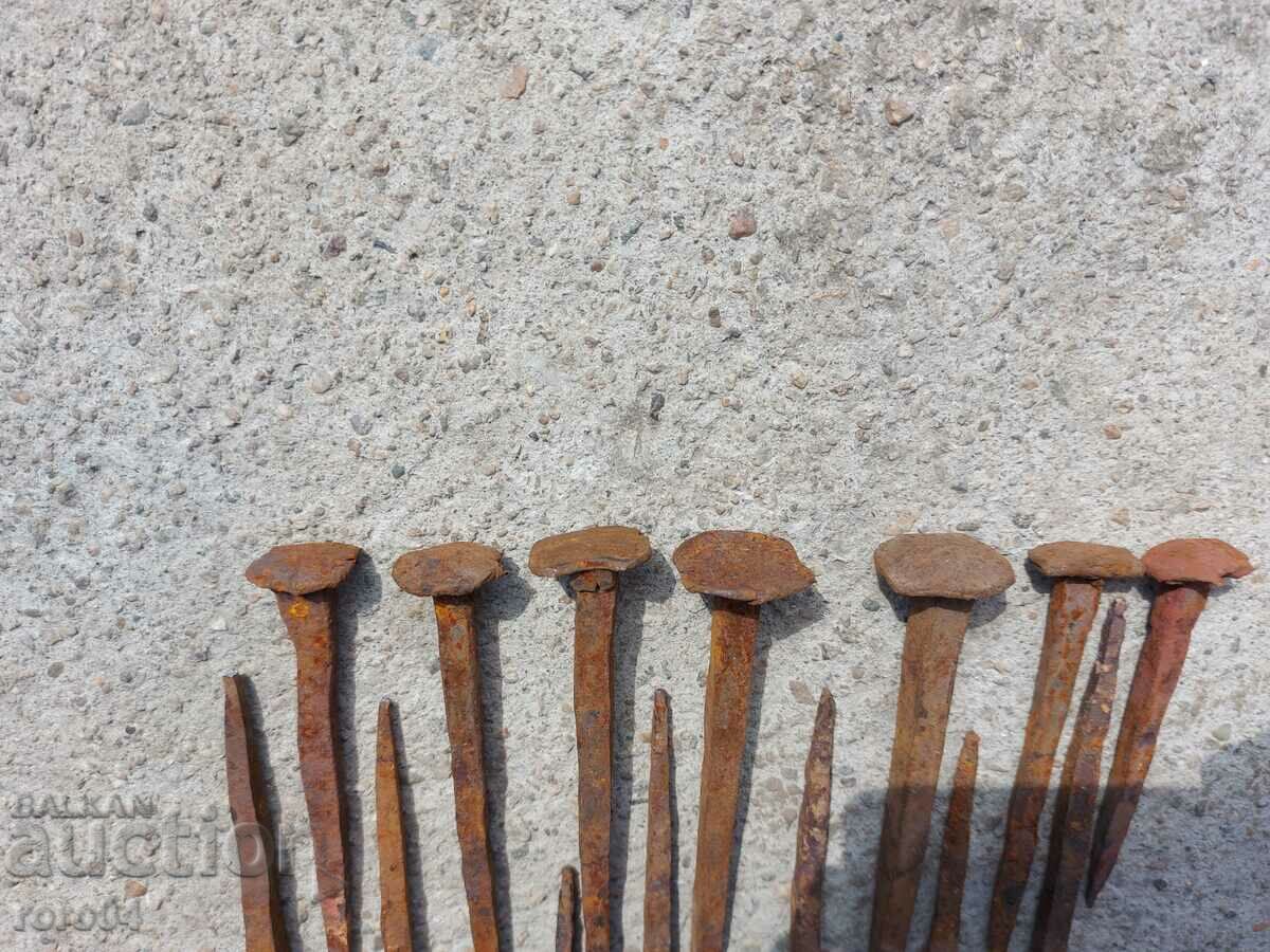 Auction OLD HAND FORGED NAILS Auction OLD HAND FORGED NAILS