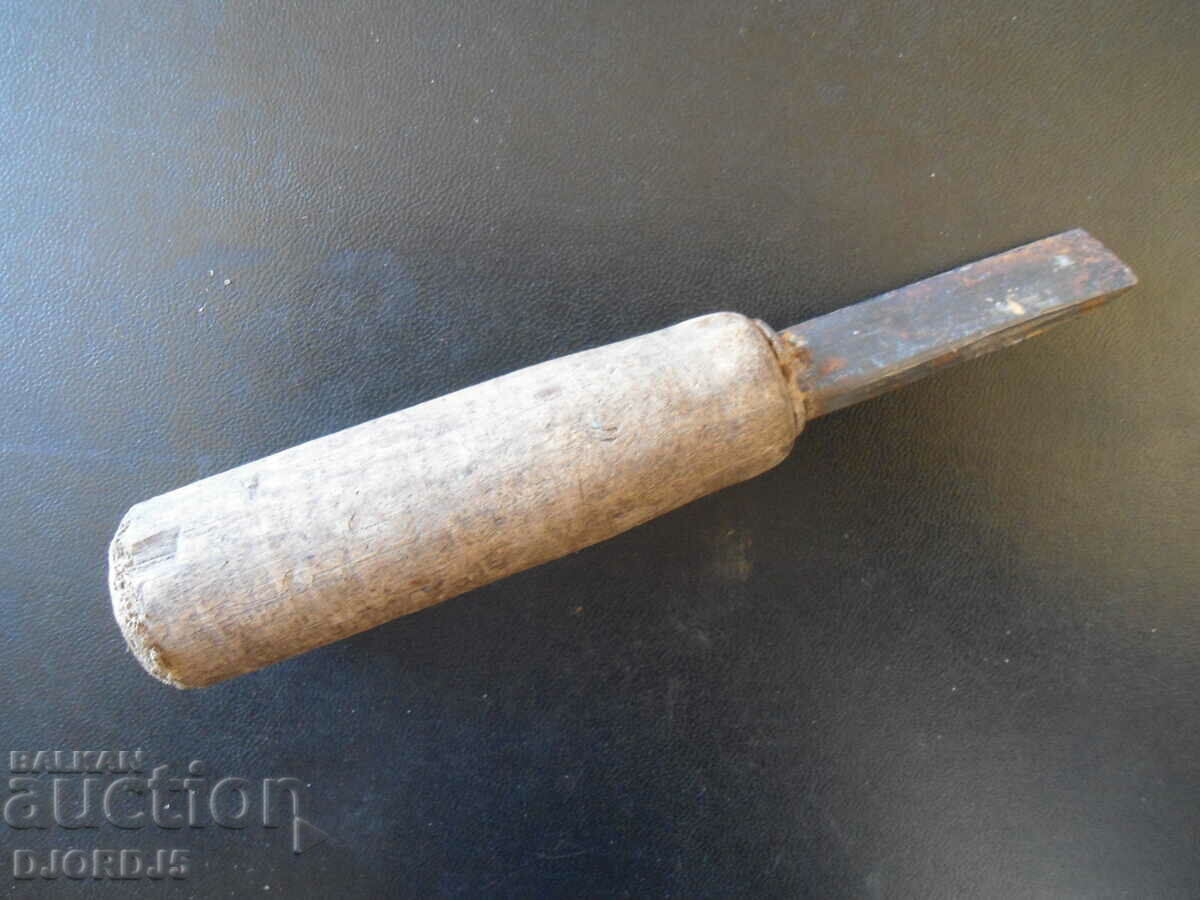 Delivery of Old chisel