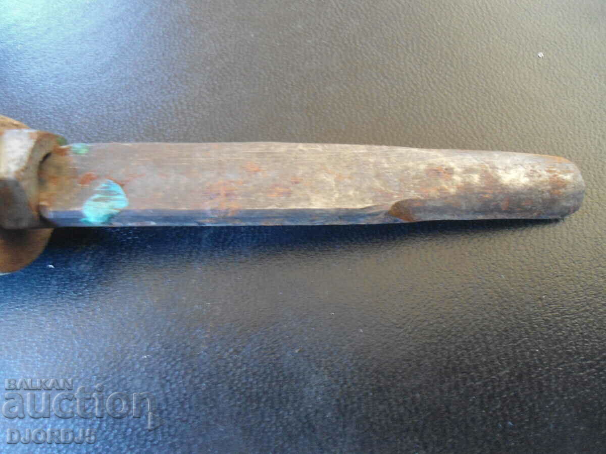 Delivery of Old chisel