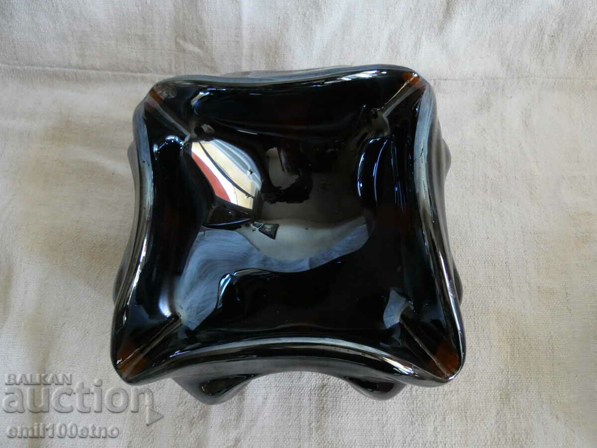 Ashtray made of solid colored glass with price 15.00 BGN | € 7.67