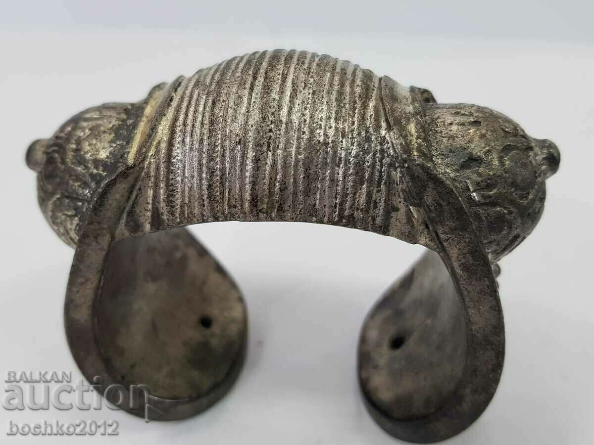 Auction Huge Revival bracelet slingshot Sachan 19th century Auction Huge Revival bracelet slingshot Sachan 19th century