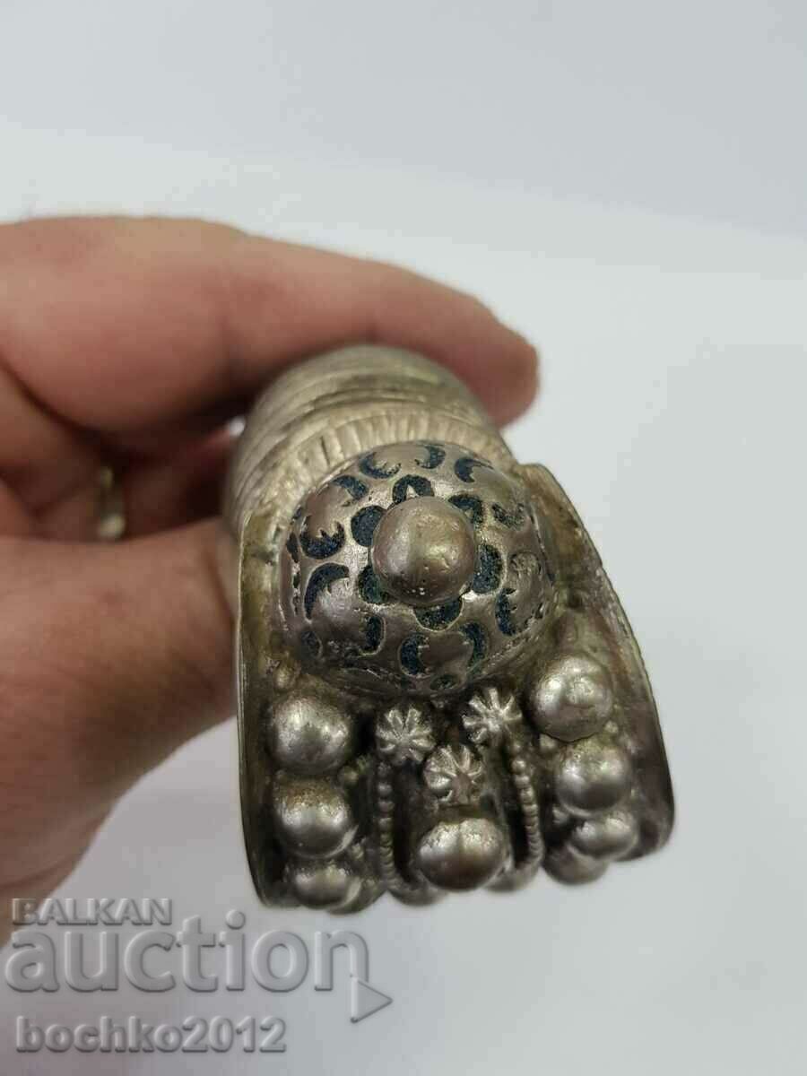 Auction Rare Revival bracelet slingshot Auction Rare Revival bracelet slingshot