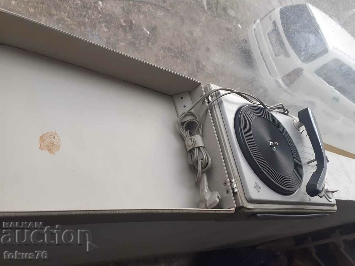 Auction Telefunken Musikus screw turntable with briefcase Auction Telefunken Musikus screw turntable with briefcase