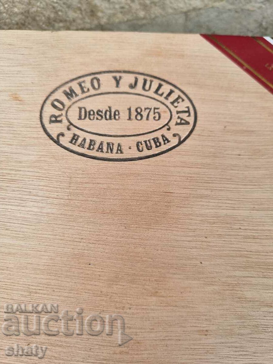 Cigar box. Homidor with price 25.00 BGN | € 12.78 Cigar box. Homidor with price 25.00 BGN | € 12.78