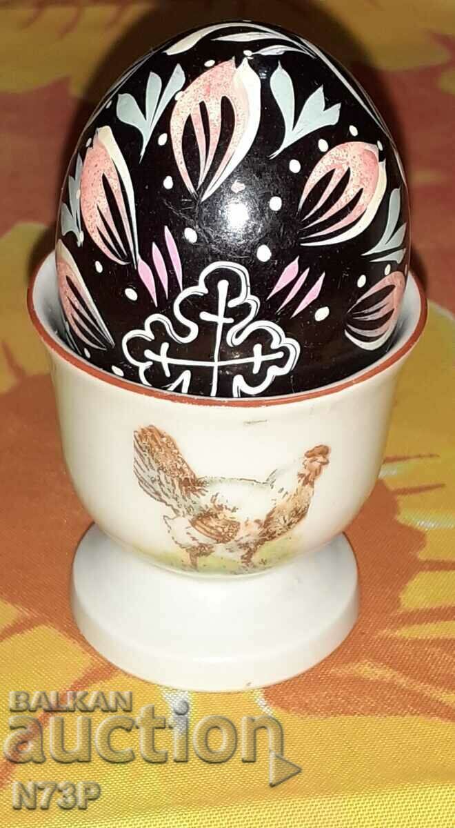 OLD EGG CUP. - 7 OLD EGG CUP. - 7