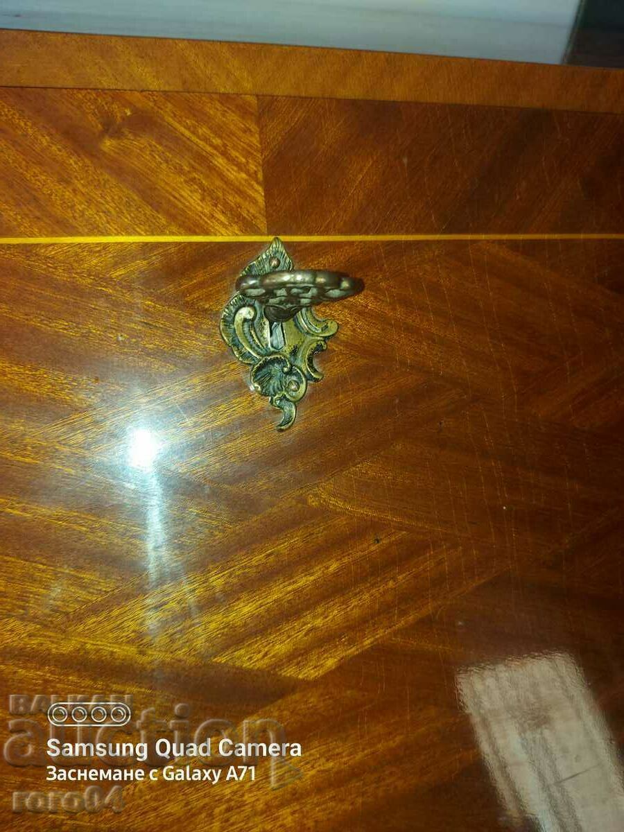 DESK - WOMEN'S SECRETARY - BEAUTY - 6 DESK - WOMEN'S SECRETARY - BEAUTY - 6