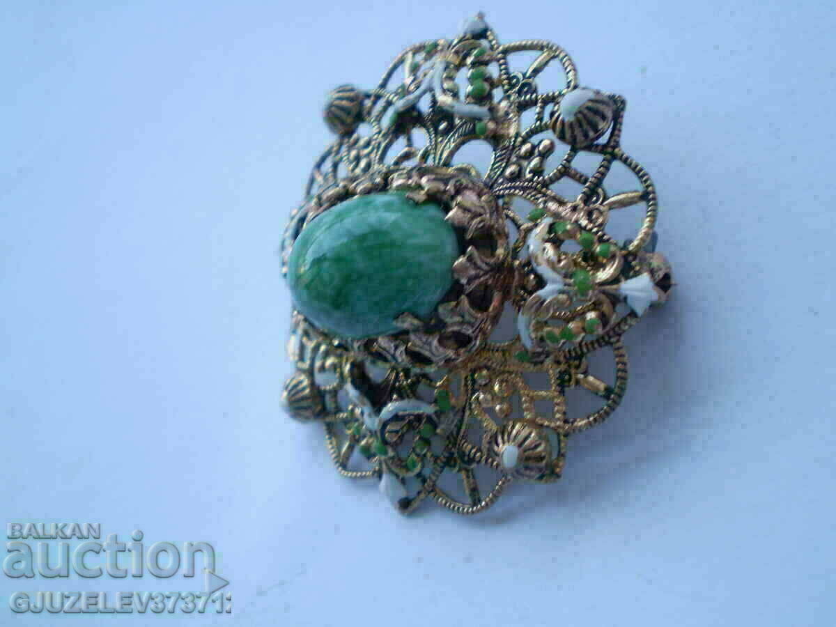 Elegant Antique Ladies' Brooch with price 29.99 BGN | € 15.33 Elegant Antique Ladies' Brooch with price 29.99 BGN | € 15.33