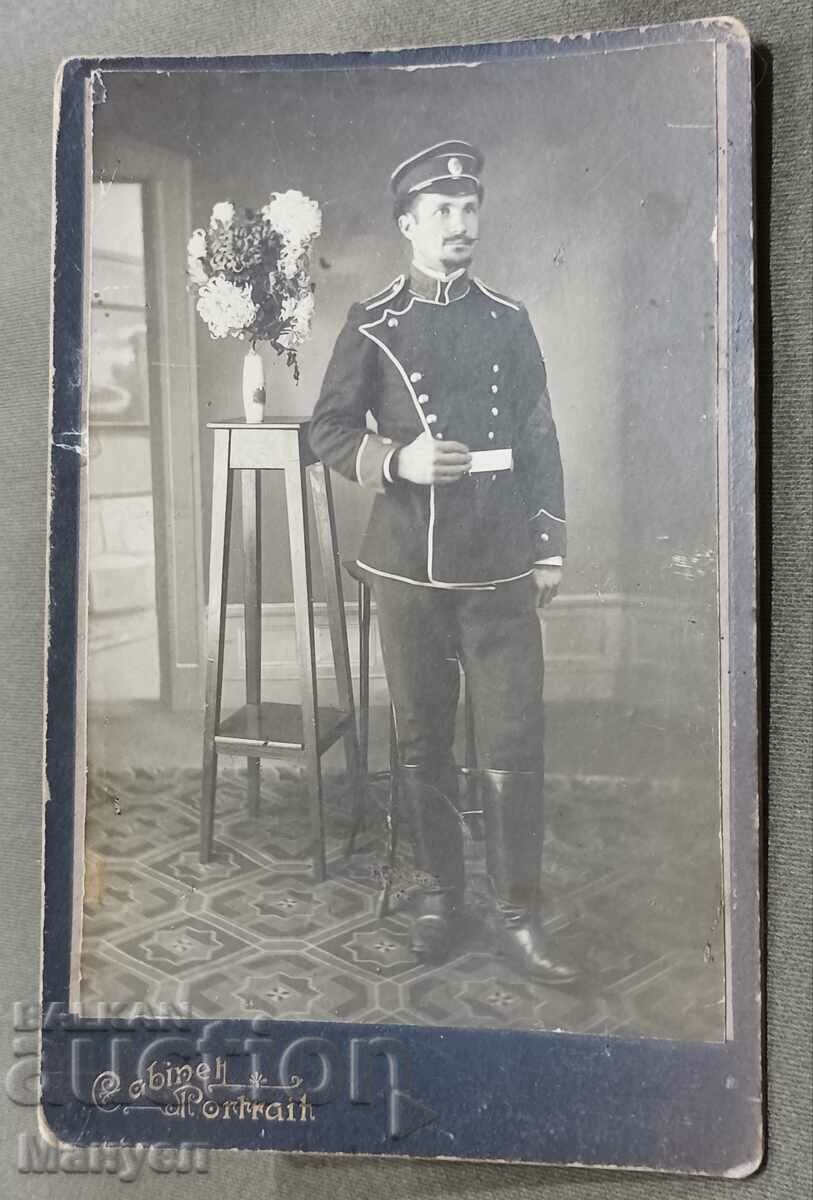 I am selling an old military photo, cardboard, a rare photographer.