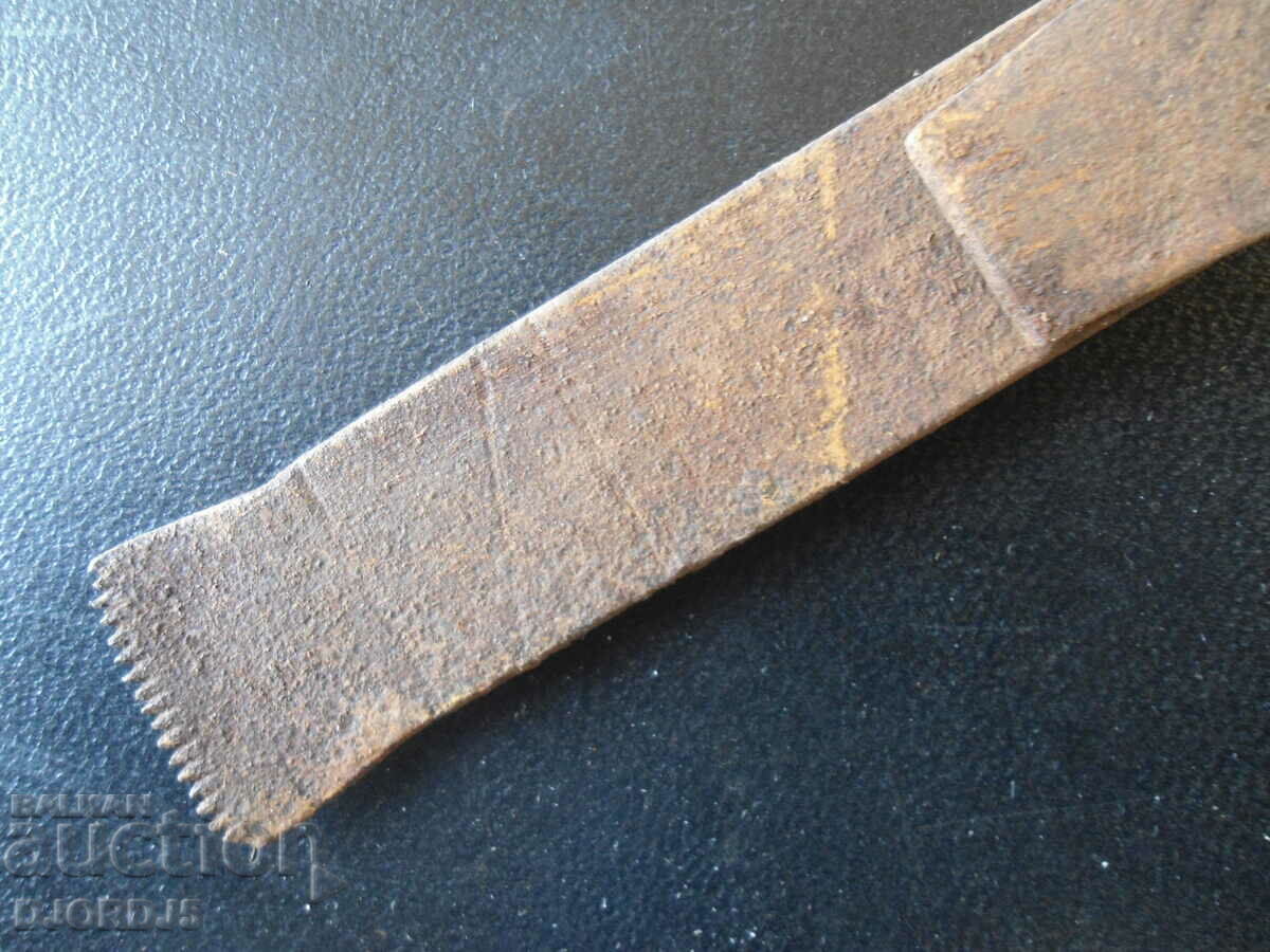 Old tool, loom with price 5.00 BGN | € 2.56 Old tool, loom with price 5.00 BGN | € 2.56