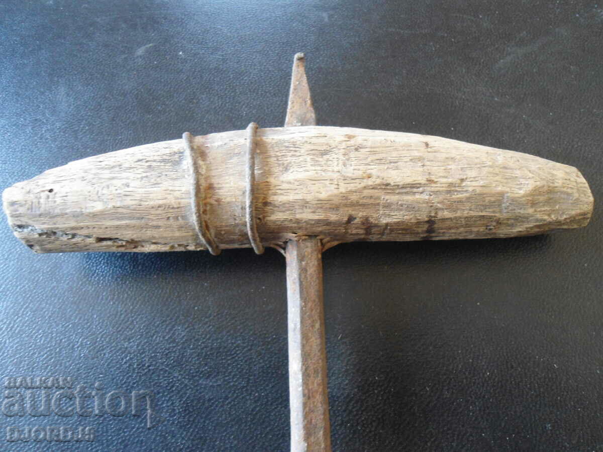 Auction Old drill, chipping Auction Old drill, chipping