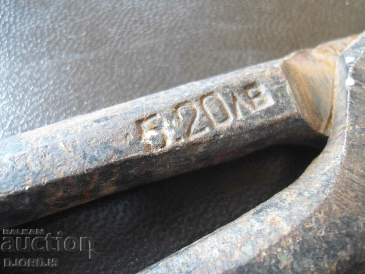 Old sheet metal scissors, marking with price 6.00 BGN | € 3.07 Old sheet metal scissors, marking with price 6.00 BGN | € 3.07