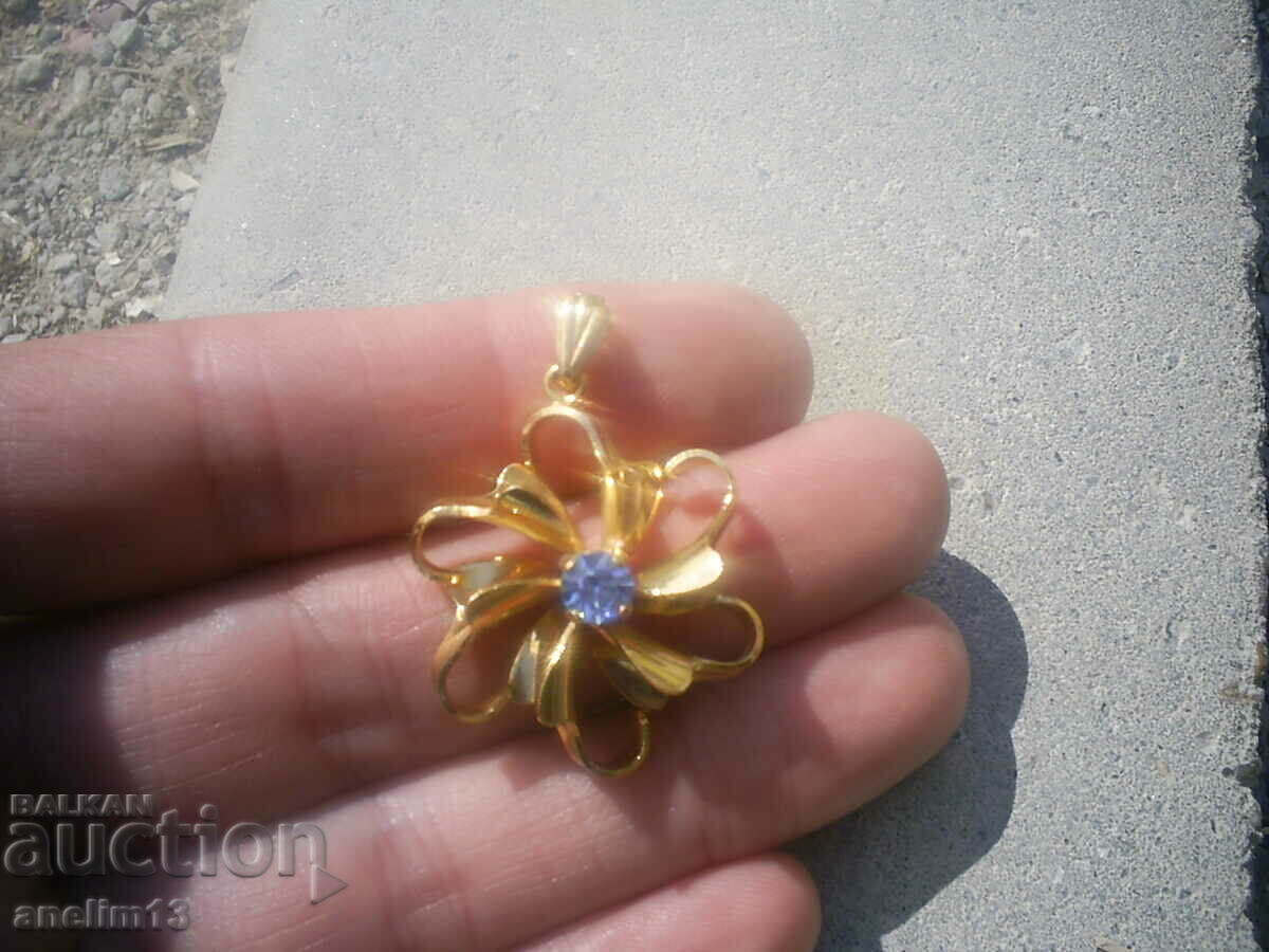GOLDEN PENDANT with price 25.00 BGN | € 12.78