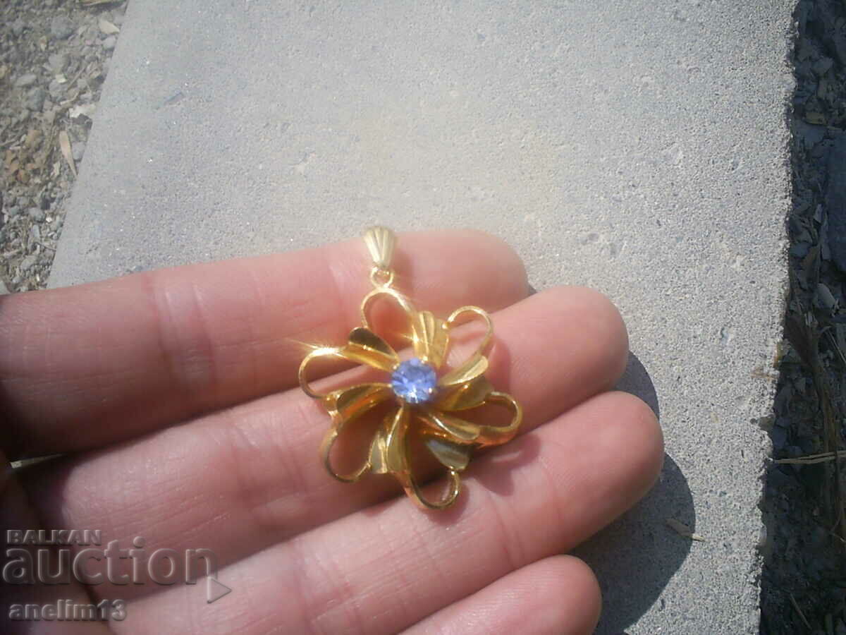 Auction  GOLDEN PENDANT