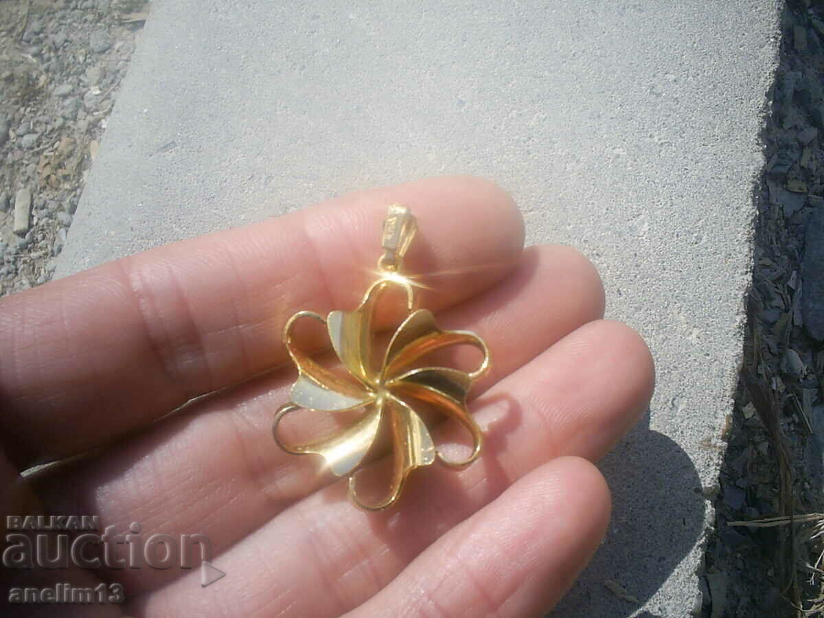 Livrarea PENDANT DE AUR