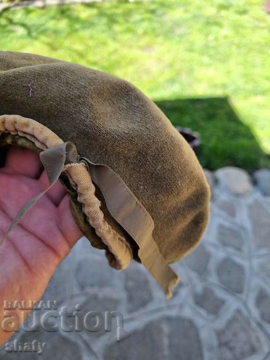 Delivery of Old navy hat. Beret Delivery of Old navy hat. Beret