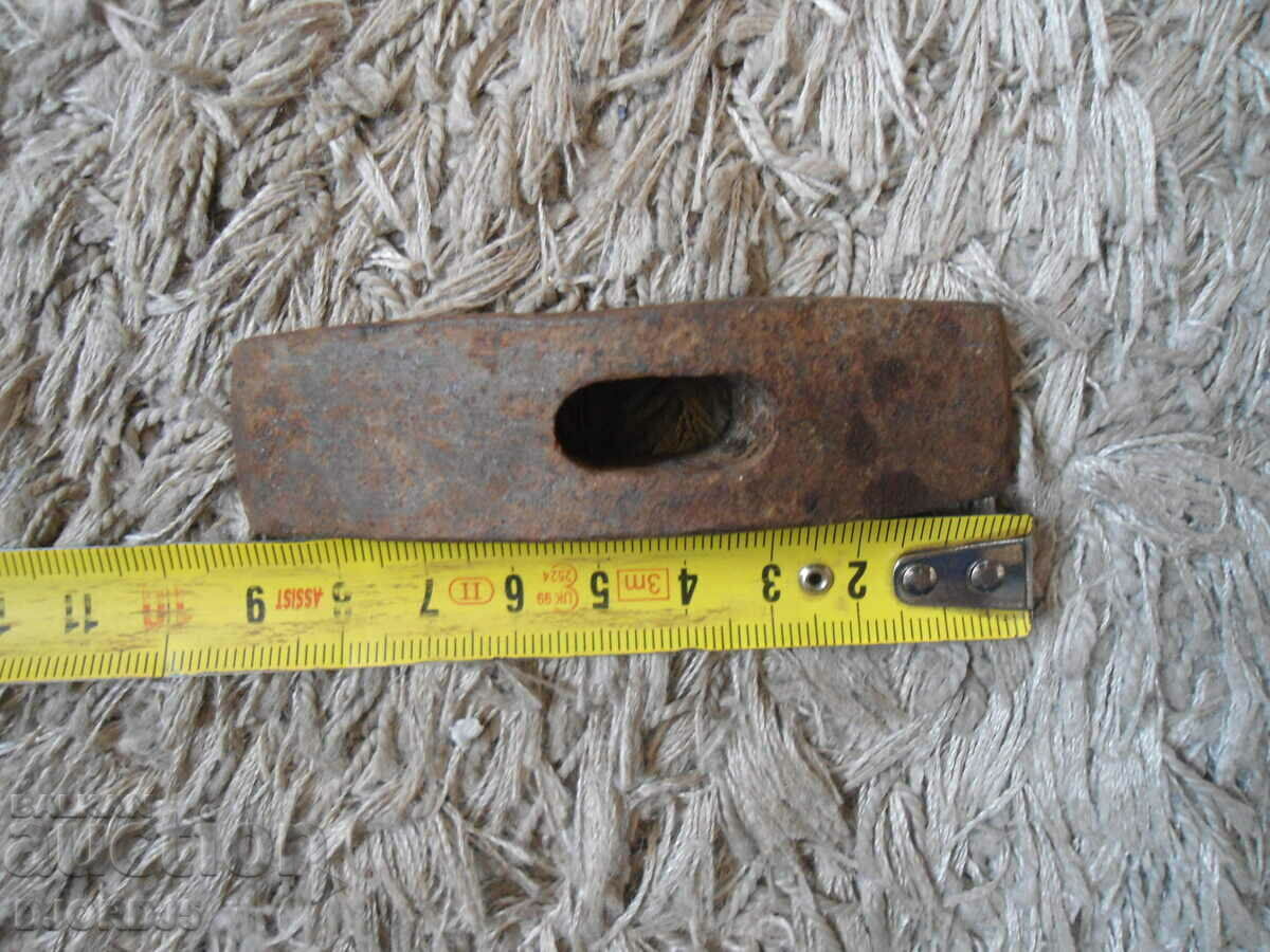 Delivery of An old hammer Delivery of An old hammer