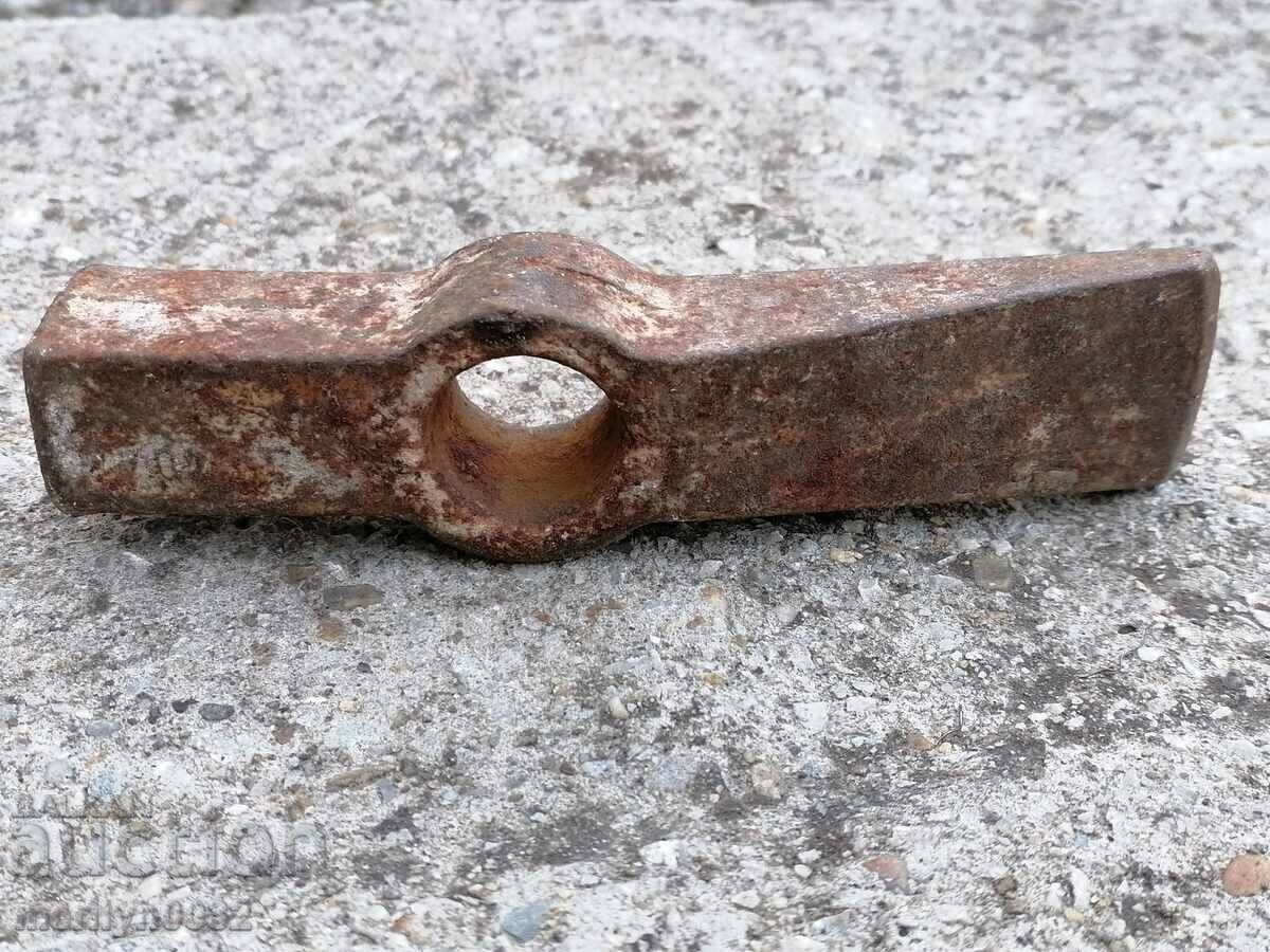 Delivery of Carpenter's hammer, mason's tool, primitive Delivery of Carpenter's hammer, mason's tool, primitive