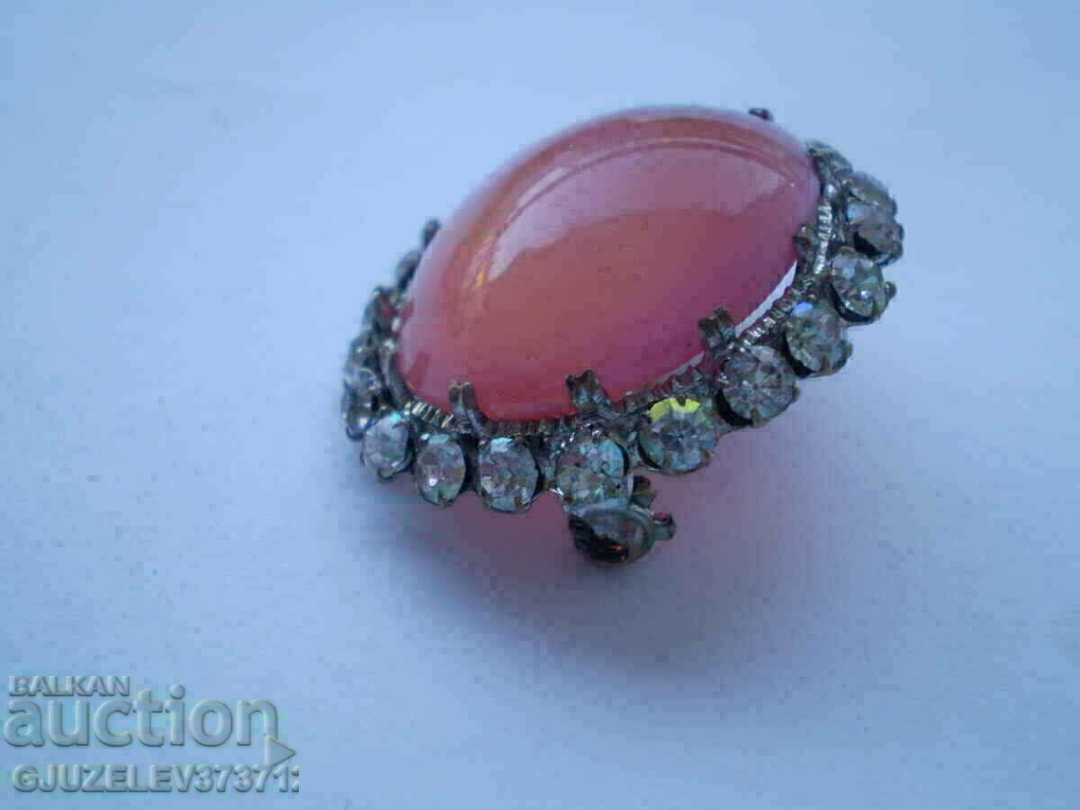 Stylish Brooch in pink with price 25.00 BGN | € 12.78 Stylish Brooch in pink with price 25.00 BGN | € 12.78