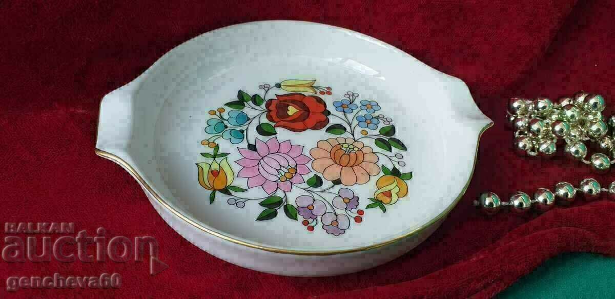 Delivery of Beautiful porcelain ashtray KALOCSA/Hungary Delivery of Beautiful porcelain ashtray KALOCSA/Hungary
