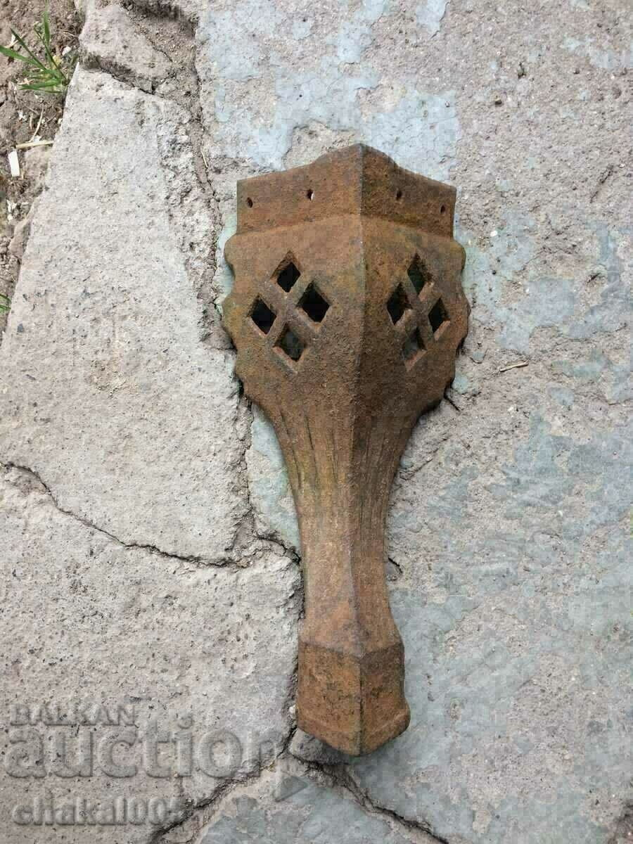Old cast iron stove leg with price 15.00 BGN | € 7.67 Old cast iron stove leg with price 15.00 BGN | € 7.67
