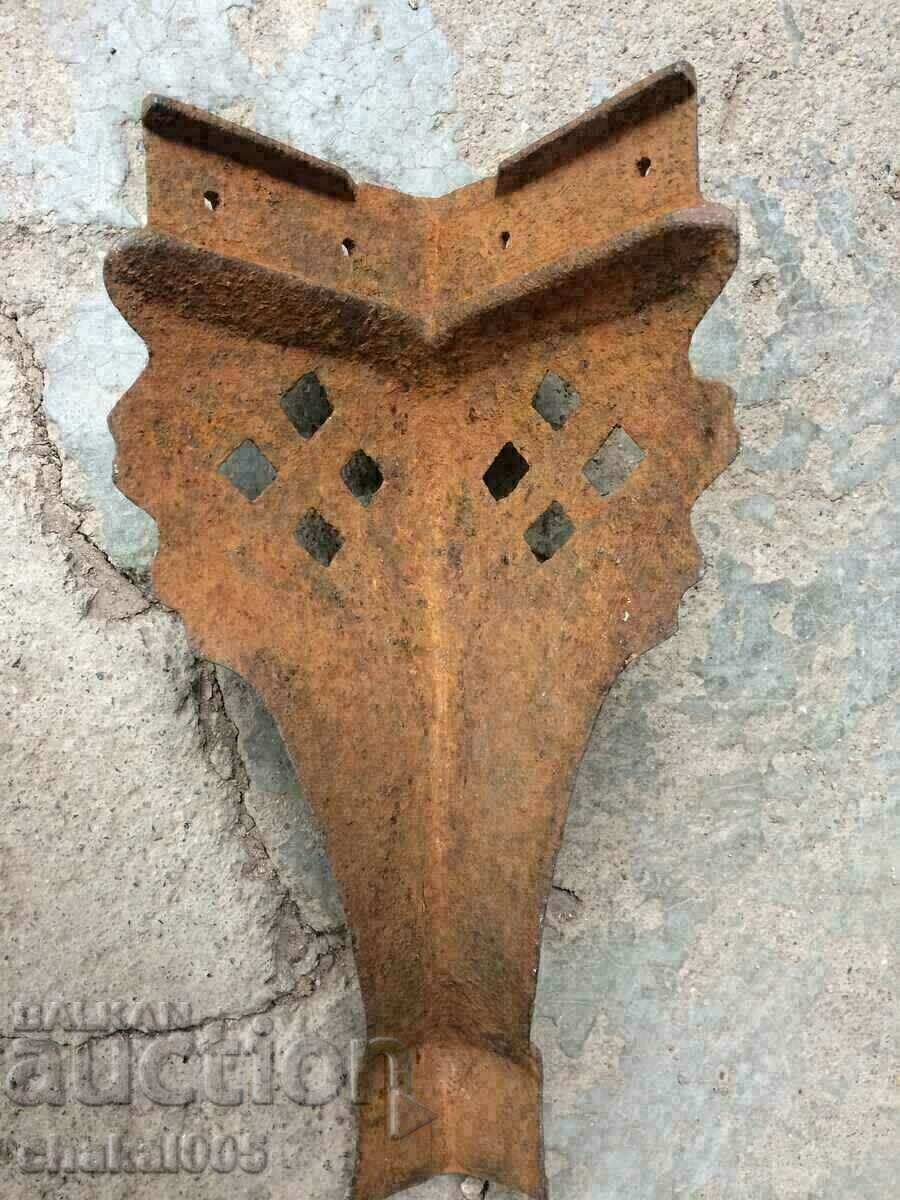 Auction Old cast iron stove leg Auction Old cast iron stove leg