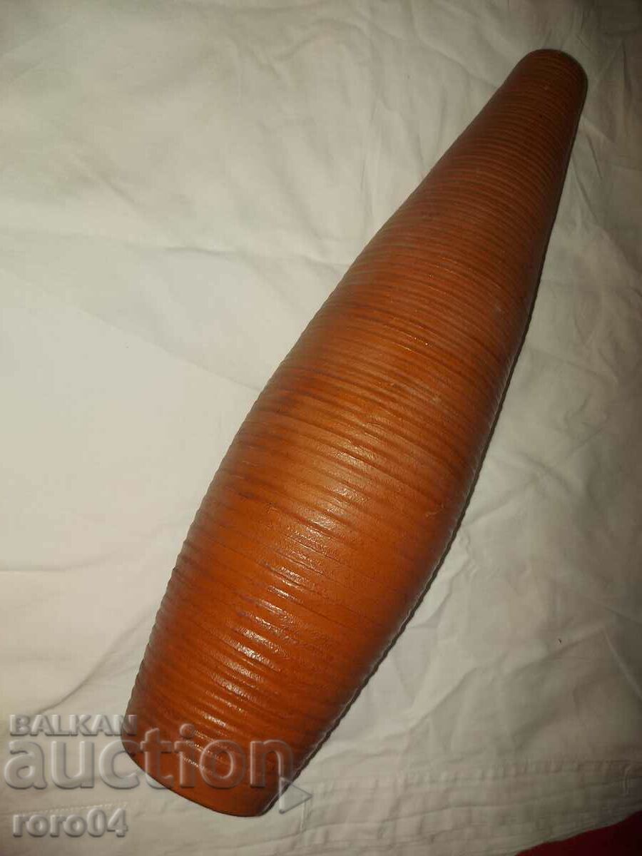 VASE - CERAMICS - 7 VASE - CERAMICS - 7