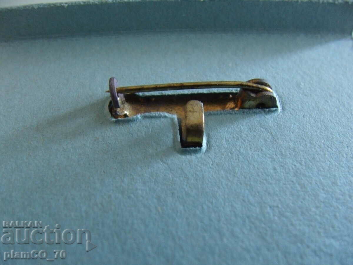 Delivery of № * 6152 old German badge - coat of arms - social period / GDR / Delivery of № * 6152 old German badge - coat of arms - social period / GDR /