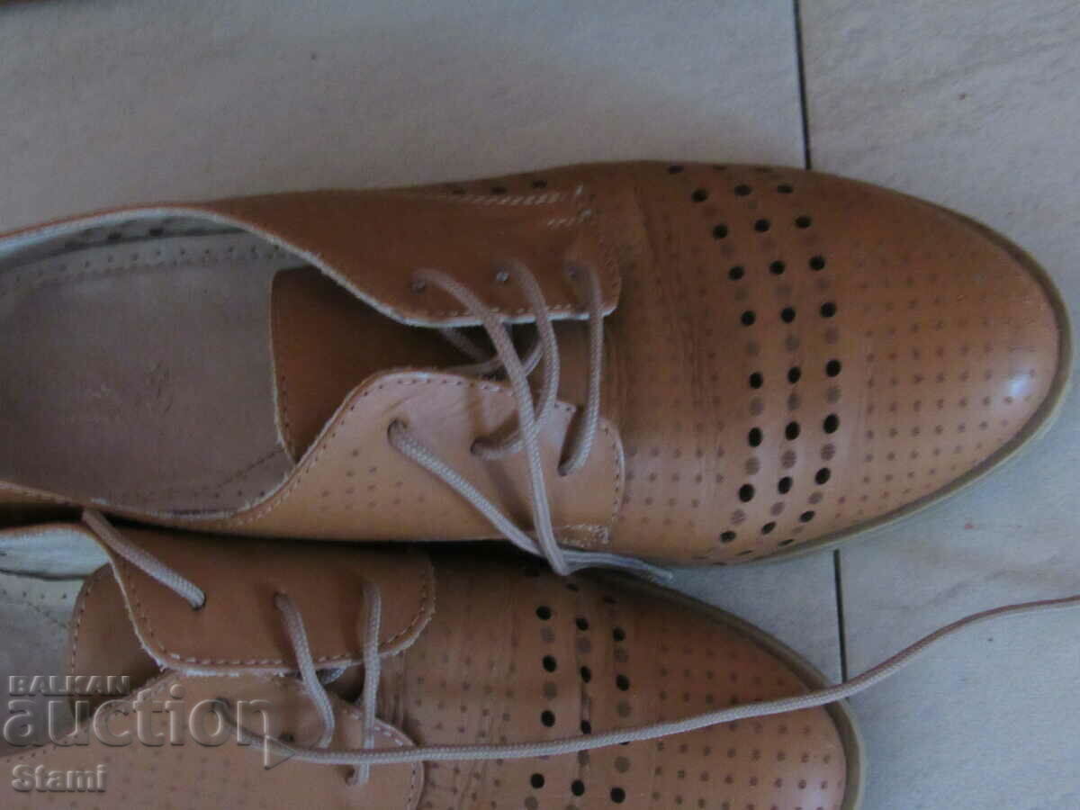 Ladies leather shoes number 40, new with price 30.00 BGN | € 15.34 Ladies leather shoes number 40, new with price 30.00 BGN | € 15.34