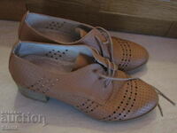 Ladies leather shoes number 40, new