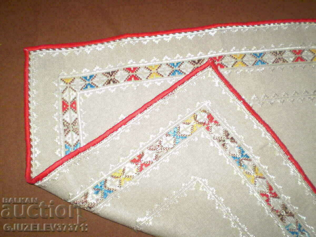 Delivery of Hand embroidered linen tablecloth Delivery of Hand embroidered linen tablecloth