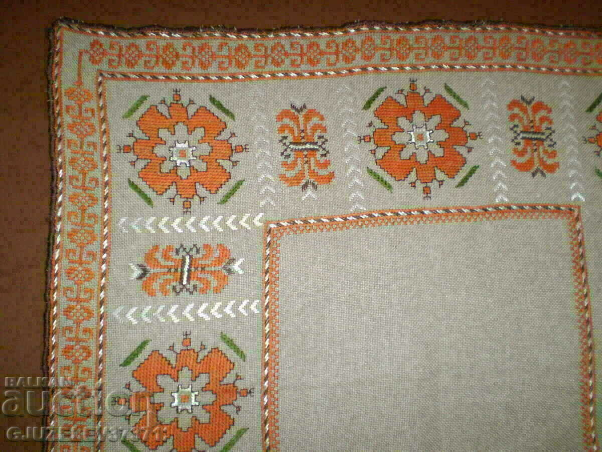 Auction  Hand-embroidered linen tablecloth measuring 61 by 61 cm