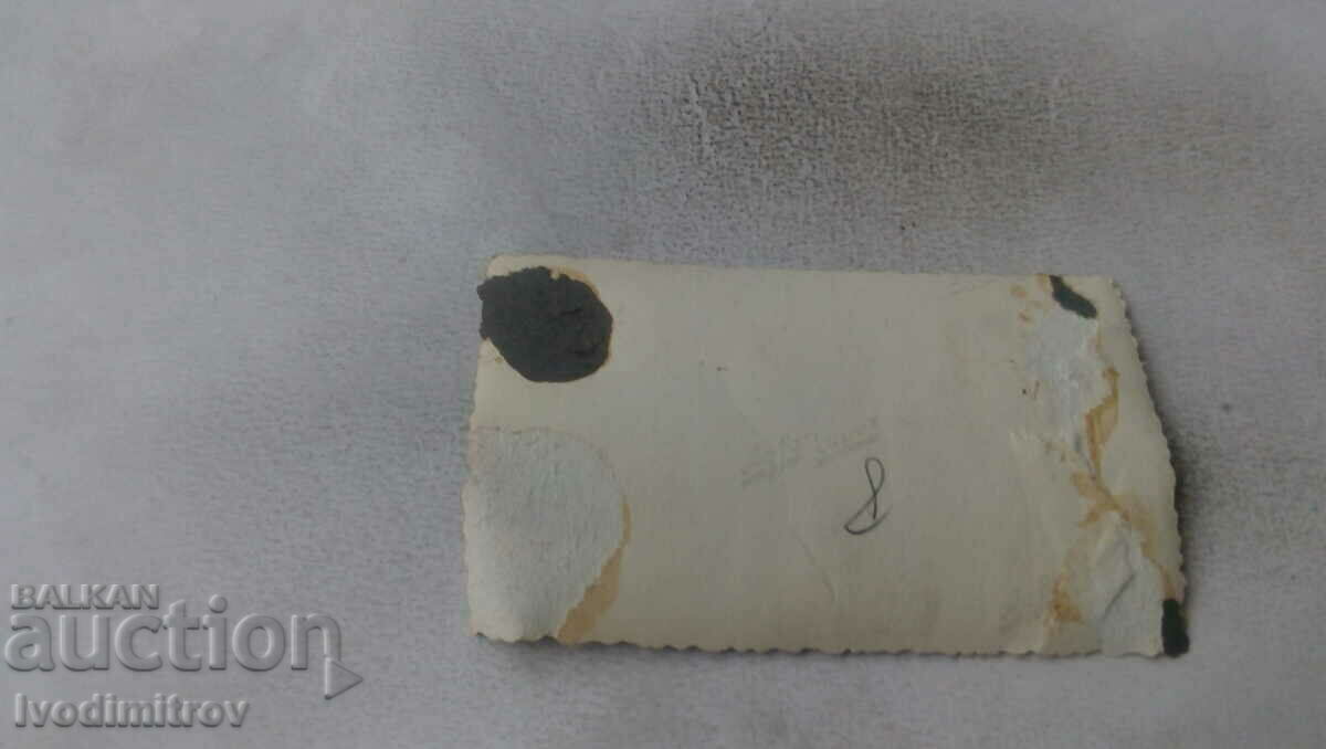 Φωτογραφία Σοφία Ένας άντρας και δύο παιδιά στο δρόμο με τιμή 2.35 BGN | € 1.20 Φωτογραφία Σοφία Ένας άντρας και δύο παιδιά στο δρόμο με τιμή 2.35 BGN | € 1.20