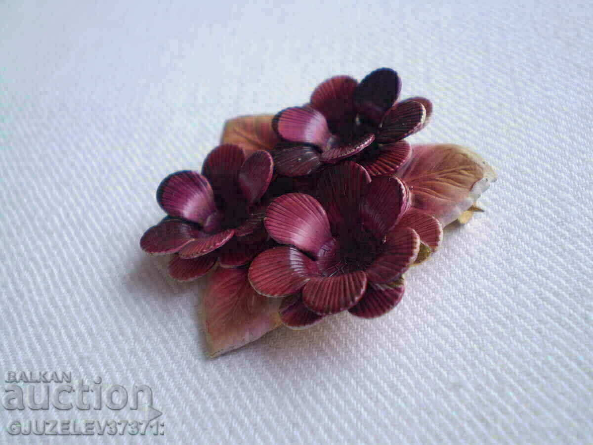 Auction  Antique flower brooch