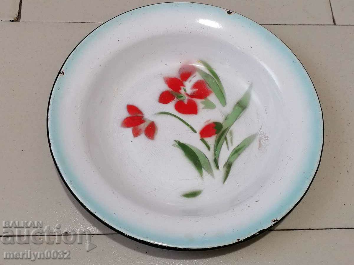 Enameled dish Korea dish with enamel bowl early soc with price 35.00 BGN | € 17.90 Enameled dish Korea dish with enamel bowl early soc with price 35.00 BGN | € 17.90