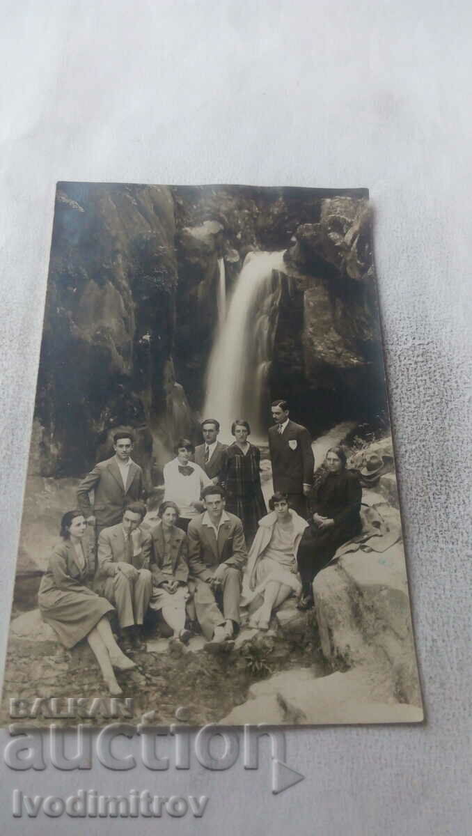Photo Kostenets Youth and girls at the Waterfall