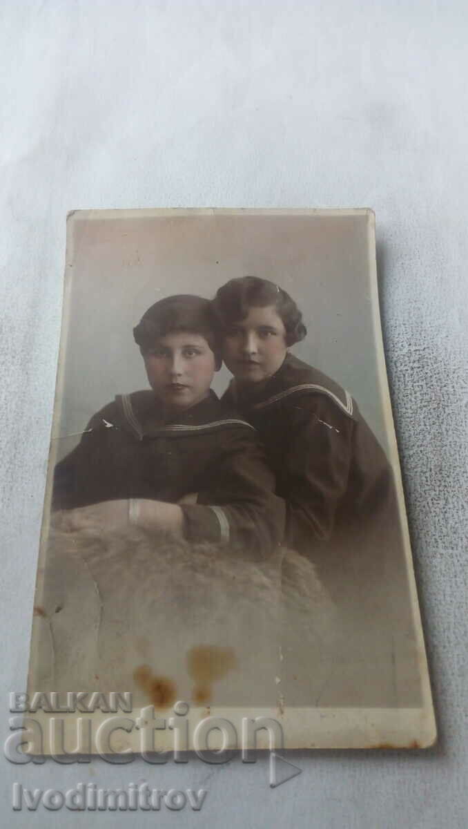 Снимка Пловдивъ Две млади момичета 1928