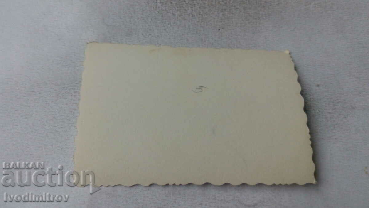 Photo Men and women on a trip to the mountains with price 0.65 BGN | € 0.33 Photo Men and women on a trip to the mountains with price 0.65 BGN | € 0.33