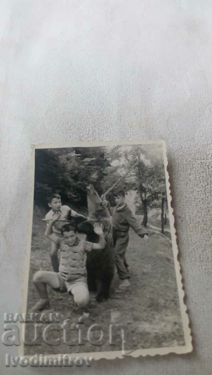Снимка Костенец Три момчета на лагер 1961