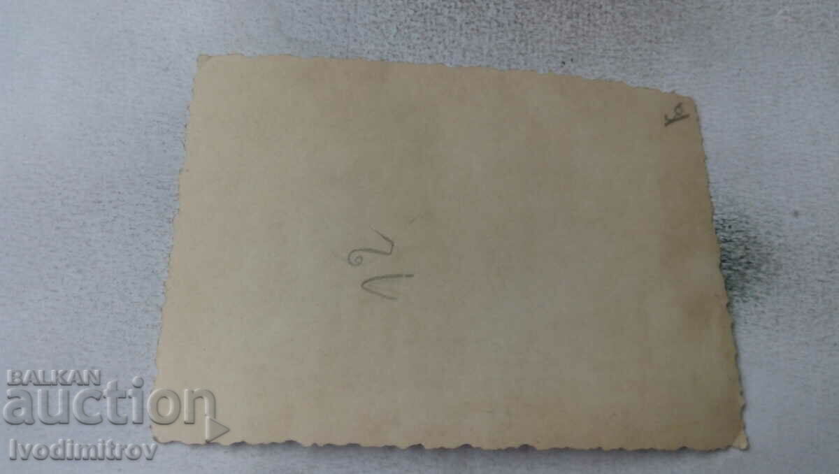 Photo Men and women in front of Hotel Bulgaria with price 1.45 BGN | € 0.74 Photo Men and women in front of Hotel Bulgaria with price 1.45 BGN | € 0.74