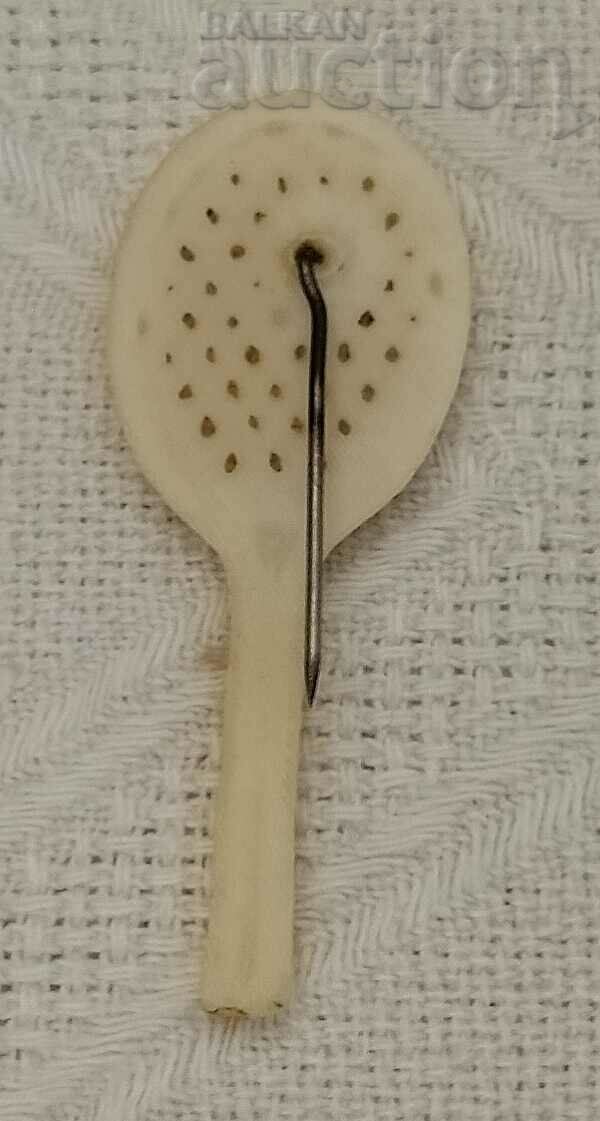 TENNIS BADGE with price 2.00 BGN | € 1.02