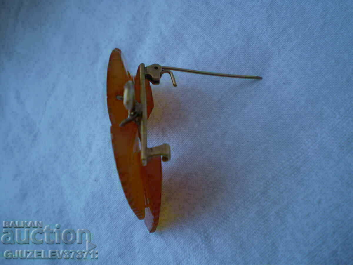 Delivery of Antique gilded amber brooch Delivery of Antique gilded amber brooch