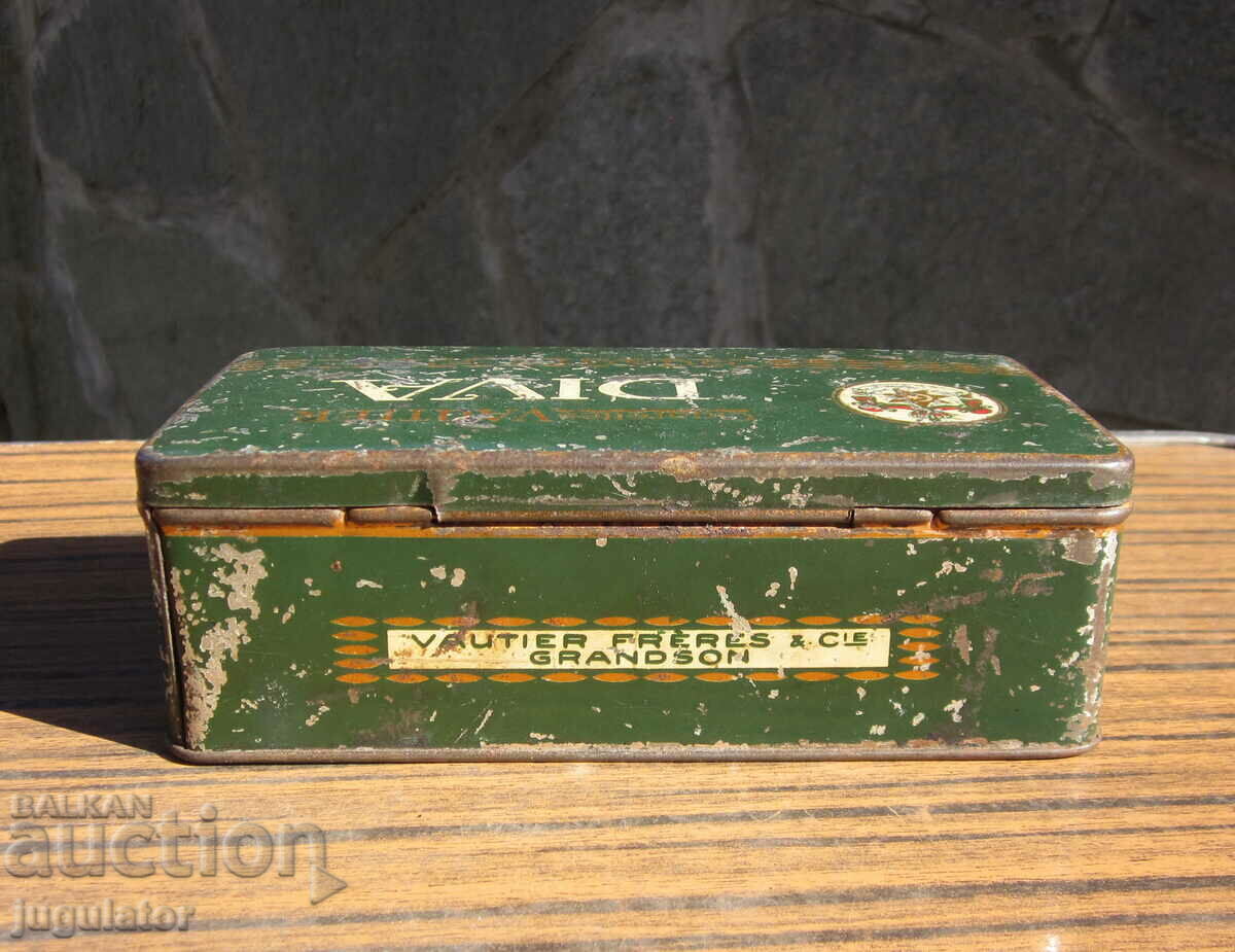 Delivery of old antique metal sheet cigarette case cigarette box Delivery of old antique metal sheet cigarette case cigarette box