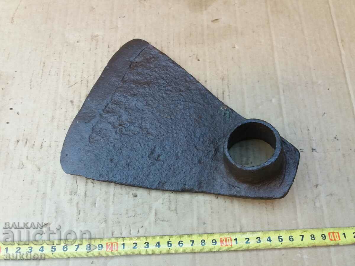 SMALL FORGED REVIVAL HORSE HORSE - 6 SMALL FORGED REVIVAL HORSE HORSE - 6