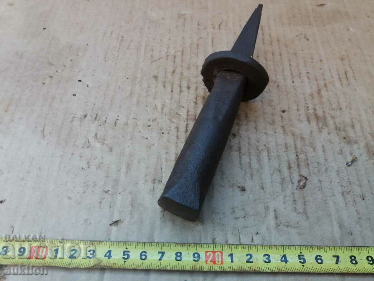 PRIMITIVE FORGED ANCHOR, MOBILE TOOL