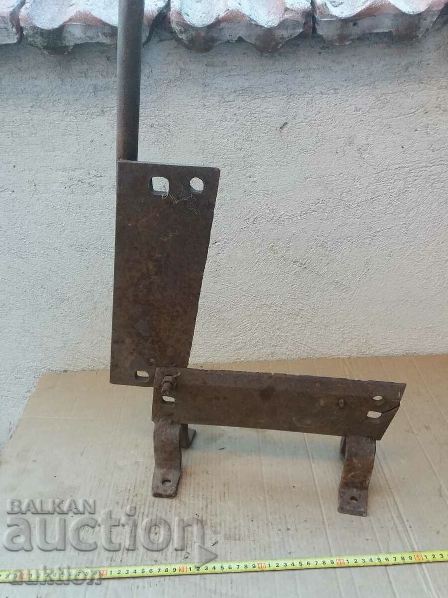 OLD MASSIVE FORGED GUILOTINE, SALAD TOOL with price 26.99 BGN | € 13.80 OLD MASSIVE FORGED GUILOTINE, SALAD TOOL with price 26.99 BGN | € 13.80