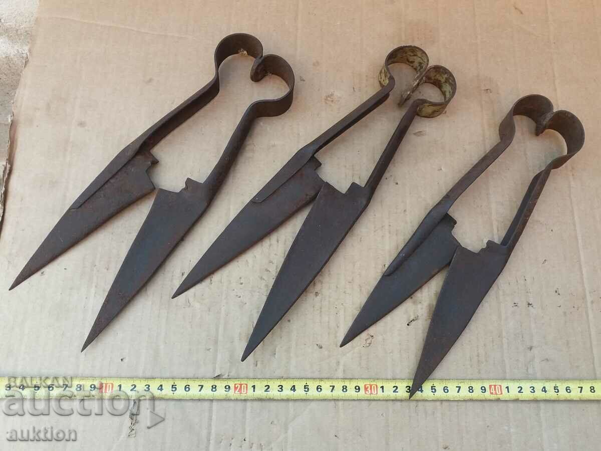 SET OF THREE FORGED REVIVAL SHEARS FOR SHEEP - 6 SET OF THREE FORGED REVIVAL SHEARS FOR SHEEP - 6